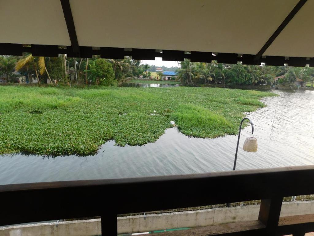 منتجع بالوما باكووتر Alappuzha المظهر الخارجي الصورة